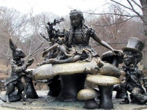 Wonderland-Statue